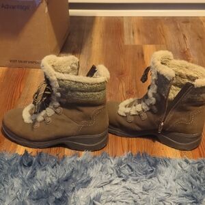 Clarks Brown Winter Boots with Cream Fur